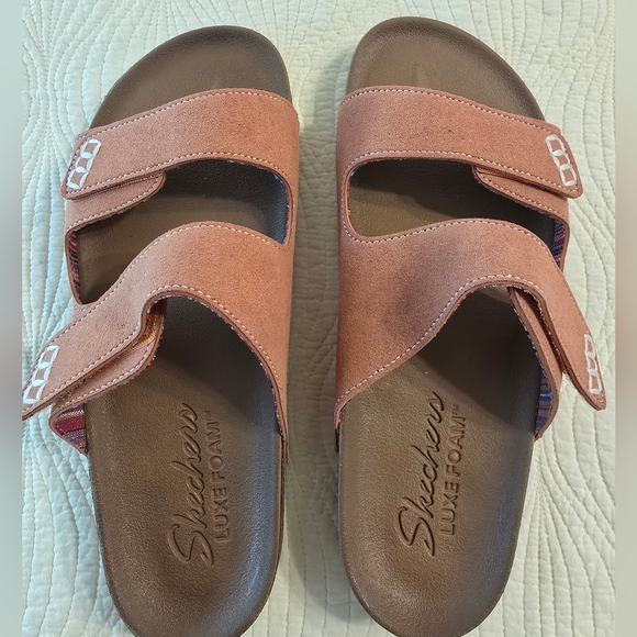 NIB Skechers Ladies Suede Adjustable Double-Strap Sandals In Coral - Picture 2 of 7